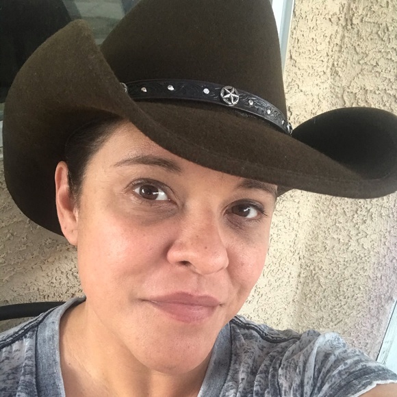 Meet your Posher, Gail - Picture 2 of 3